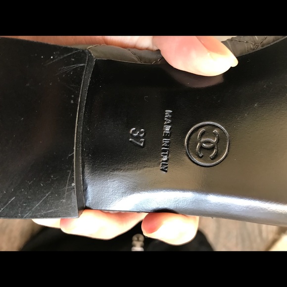 AUTHENTIC CHANEL FLAT GREY QUILTED SIZE 37 $795 - Picture 4 of 8